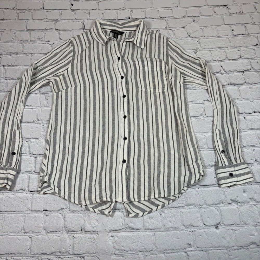 Lucky Brand Women Small White Gray Striped Button Back Long Sleeve Shirt